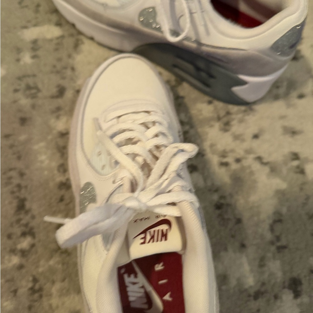 Nike Women's White and Silver Air Jordan Size 6.5 - Picture 6 of 6